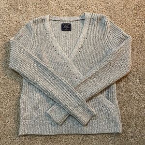 Abercrombie & Fitch Gray Knit Sweater